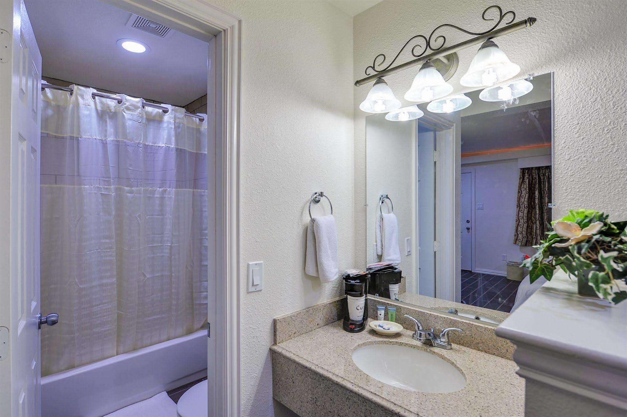Romantic Inn & Suites Dallas Exterior foto